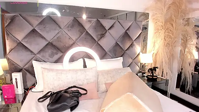 sofhiaa adaams online show from November 2025 10:18:02 PM