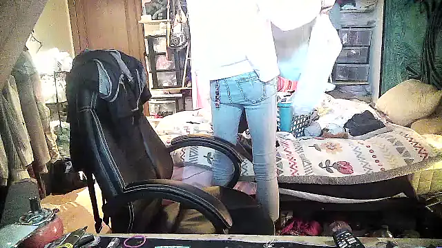 Ombeline1 online show from January 2025 11:22:01 AM