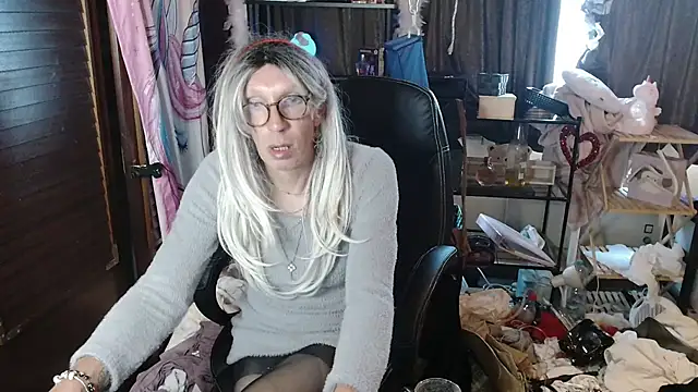 Ombeline1 online show from September 2025 05:03:02 PM