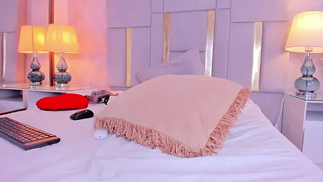 Camilaa Sanchez  online show from December 2024 04:29:02 PM