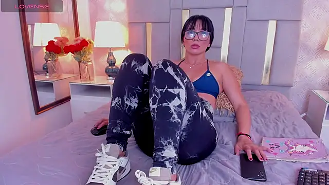 Camilaa Sanchez  online show from January 2025 12:18:01 PM