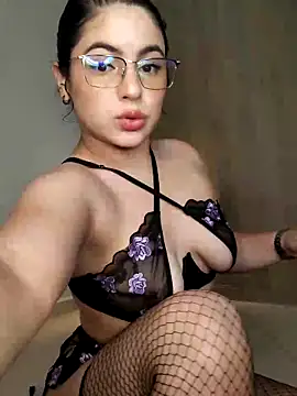 Lia Hurley online show from March 2026 04:46:01 PM