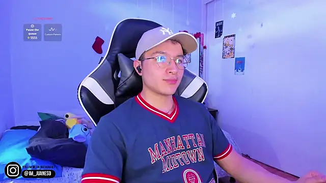 AustinSummerr online show from December 2024 04:10:01 PM