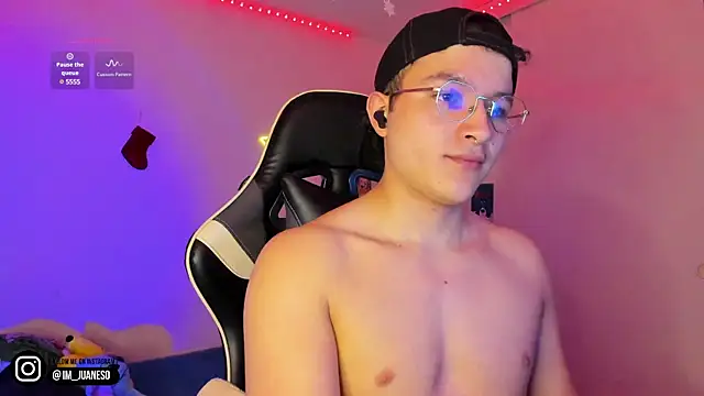 AustinSummerr online show from December 2024 12:57:02 PM