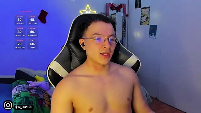 AustinSummerr online show from January 2025 12:41:02 PM