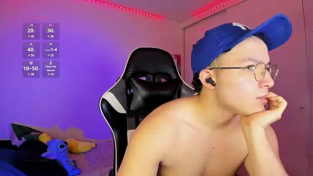 AustinSummerr online show from January 2025 01:13:01 PM