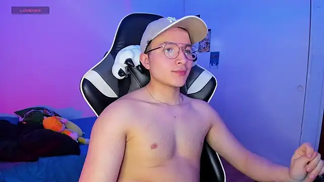 AustinSummerr online show from January 2025 04:36:02 PM