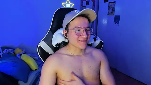 AustinSummerr online show from January 2025 01:19:02 PM