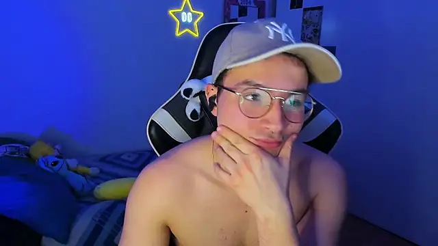 AustinSummerr online show from January 2025 04:22:01 PM