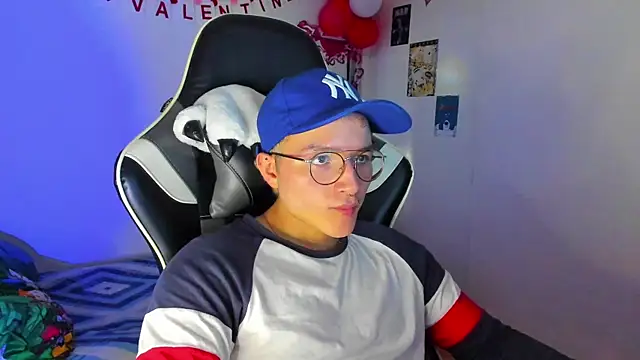 AustinSummerr online show from February 2025 03:53:01 PM