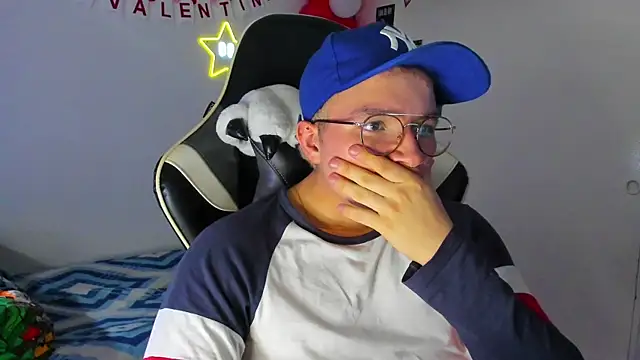 AustinSummerr online show from February 2025 06:56:02 PM
