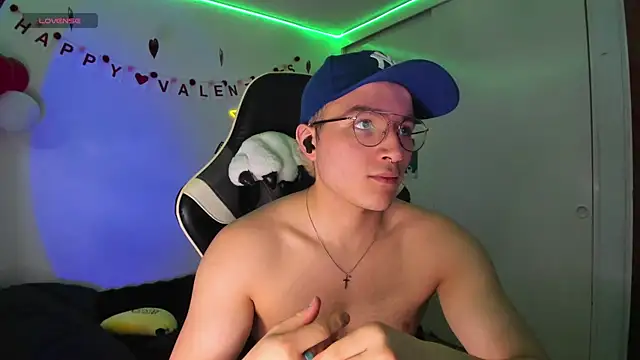 AustinSummerr online show from February 2025 03:30:01 PM