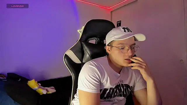 AustinSummerr online show from March 2025 03:10:02 PM