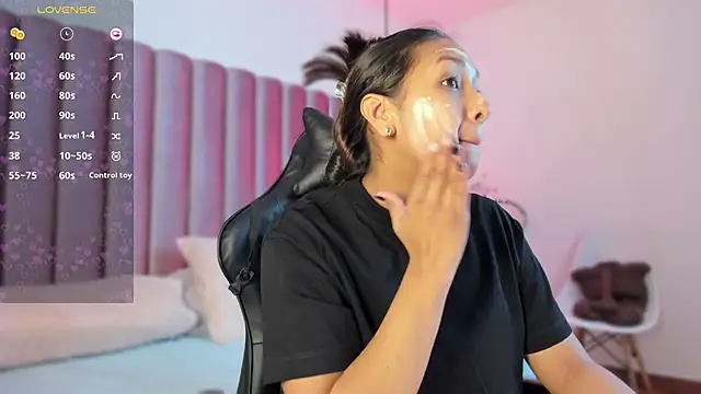 AmelyaMann online show from January 2025 11:26:01 AM