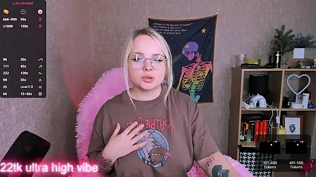 Snapshot of flower_sarah_ chatting on February 2025 08:08:02 PM flower sarah online show from February 2025 08:08:02 PM