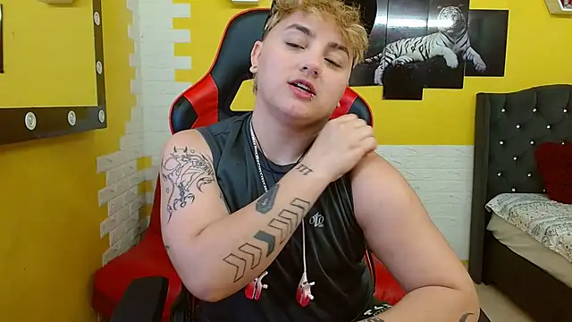 isabeautyx19 online show from September 2025 03:00:02 AM