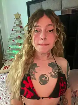 Snapshot of Bonnie_vega chatting on December 2024 08:02:02 PM Bonnie vega online show from December 2024 08:02:02 PM