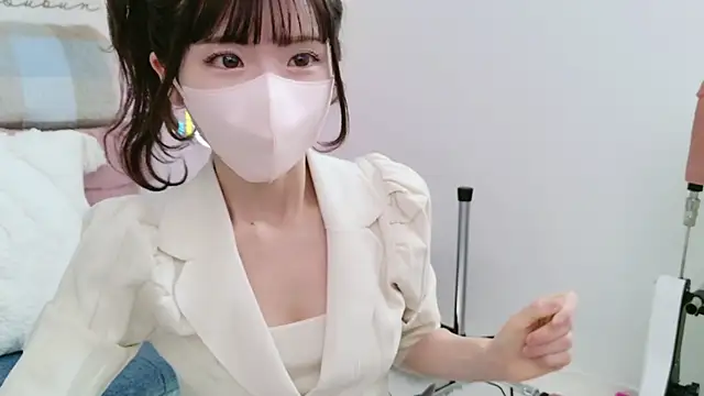 -minami- online show from March 2025 03:50:01 AM