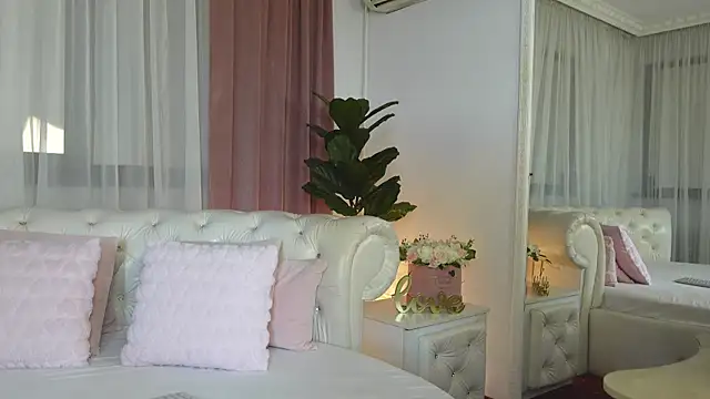 NinaCrystal1 online show from July 2026 10:13:02 AM