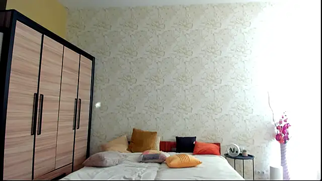 JulisSweet online show from February 2025 08:11:02 AM