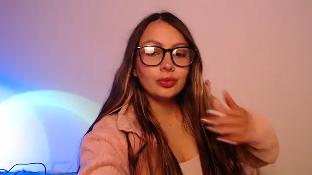 lalawhitte online show from November 2025 09:48:02 PM