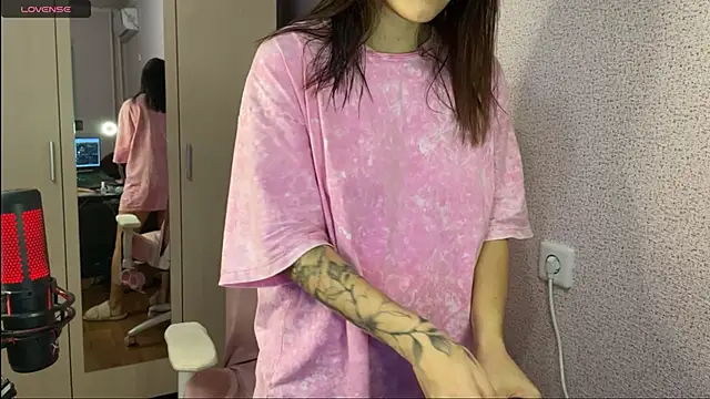 Katrin  kiss online show from January 2025 05:41:01 PM