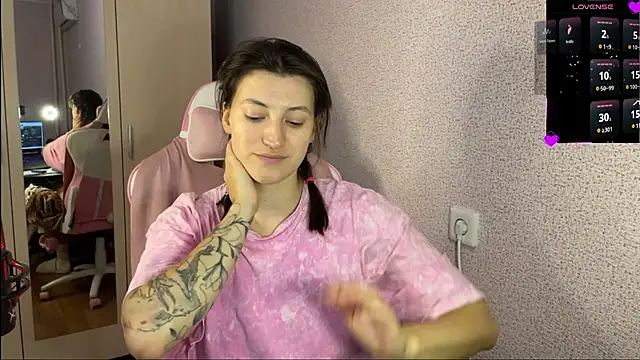 Katrin  kiss online show from January 2025 05:17:02 PM
