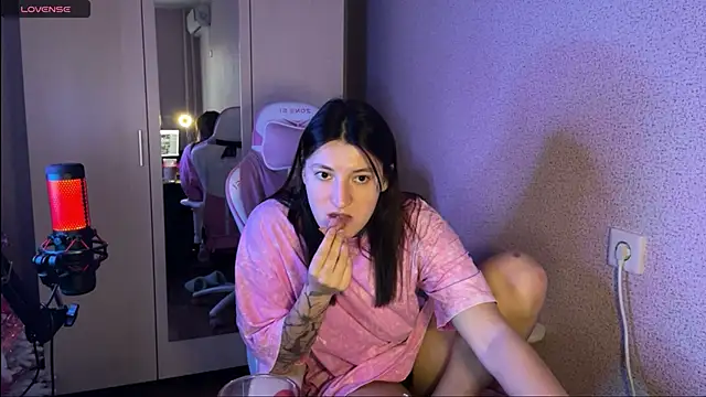 Katrin  kiss online show from January 2025 02:25:02 PM