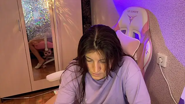 Katrin  kiss online show from April 2026 01:32:02 PM