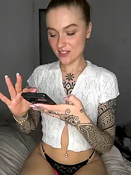 Goldloeckchen159 online show from April 2026 04:50:02 PM