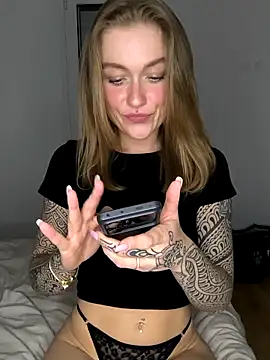 Goldloeckchen159 online show from April 2026 07:48:01 PM