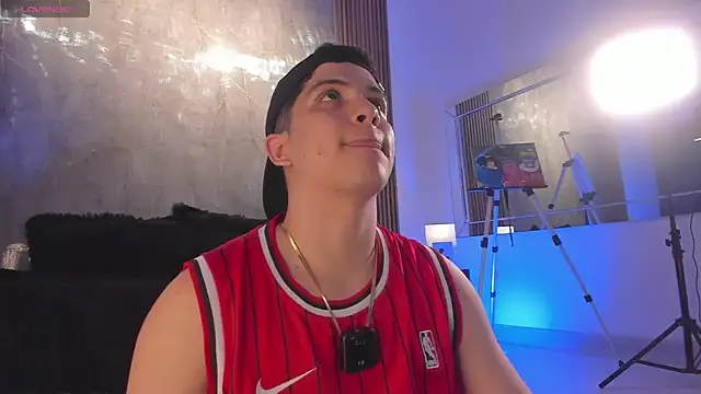 Brat  online show from November 2025 12:02:01 AM