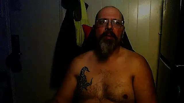 Snapshot of KrazyLegz chatting on December 2024 12:02:01 AM KrazyLegz online show from December 2024 12:02:01 AM