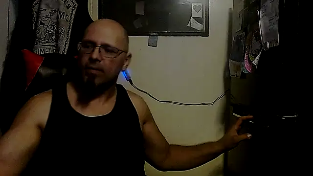 Snapshot of KrazyLegz chatting on September 2025 02:35:01 AM KrazyLegz online show from September 2025 02:35:01 AM