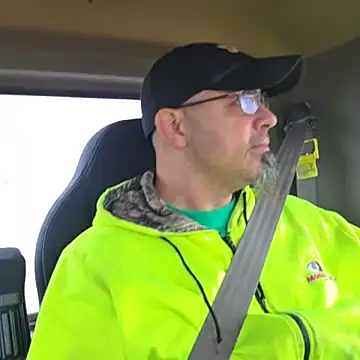 Snapshot of KrazyLegz chatting on October 2025 01:51:01 PM KrazyLegz online show from October 2025 01:51:01 PM