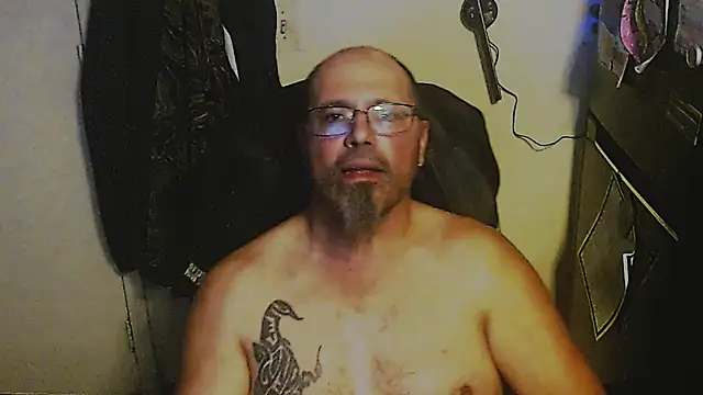 Snapshot of KrazyLegz chatting on November 2025 12:10:02 AM KrazyLegz online show from November 2025 12:10:02 AM