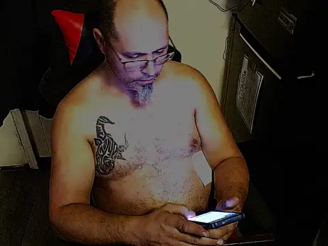 KrazyLegz online show from December 2025 12:05:01 AM