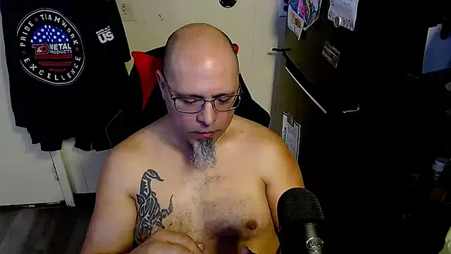 KrazyLegz online show from February 2026 04:48:01 PM