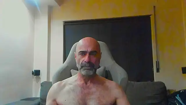 Snapshot of Bicopflirt chatting on May 2026 09:09:01 PM Bicopflirt online show from May 2026 09:09:01 PM