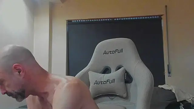 Snapshot of Bicopflirt chatting on June 2026 04:50:02 PM Bicopflirt online show from June 2026 04:50:02 PM