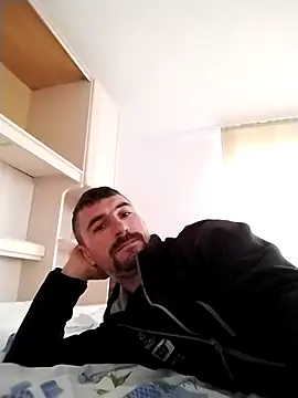 Snapshot of LOREDAN1 chatting on February 2025 02:31:02 PM LOREDAN1 online show from February 2025 02:31:02 PM