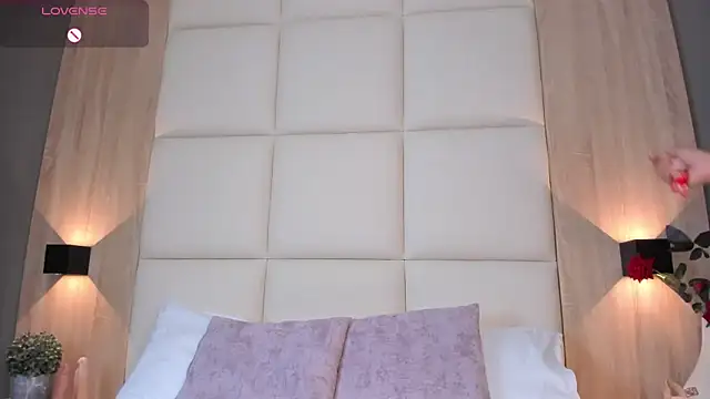 Snapshot of bella1207 chatting on January 2025 07:49:01 PM bella1207 online show from January 2025 07:49:01 PM