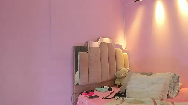 LoveQueen2 online show from October 2025 11:30:01 AM