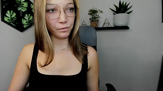 EmillyPlay online show from December 2024 08:59:01 AM