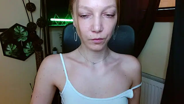 EmillyPlay online show from April 2026 11:08:01 AM