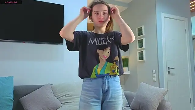 DonnaBurkee online show from November 2025 04:40:02 AM