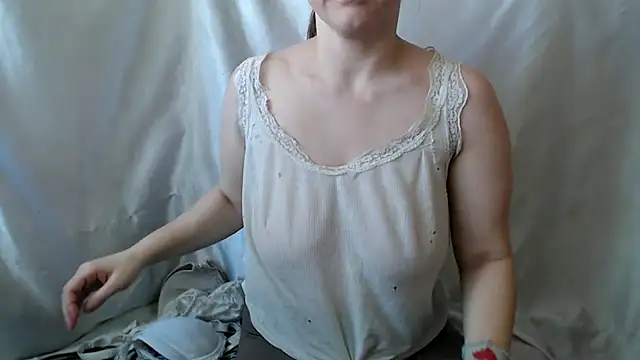 Burberrry  online show from March 2025 08:02:02 AM