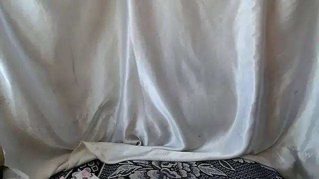 Burberrry  online show from March 2025 12:52:02 PM