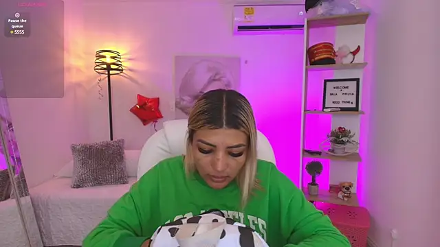 SALOOMEE   online show from March 2025 11:01:02 AM