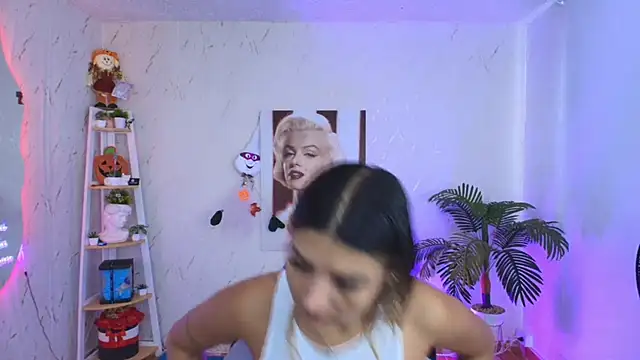 SALOOMEE   online show from January 2026 07:41:01 PM